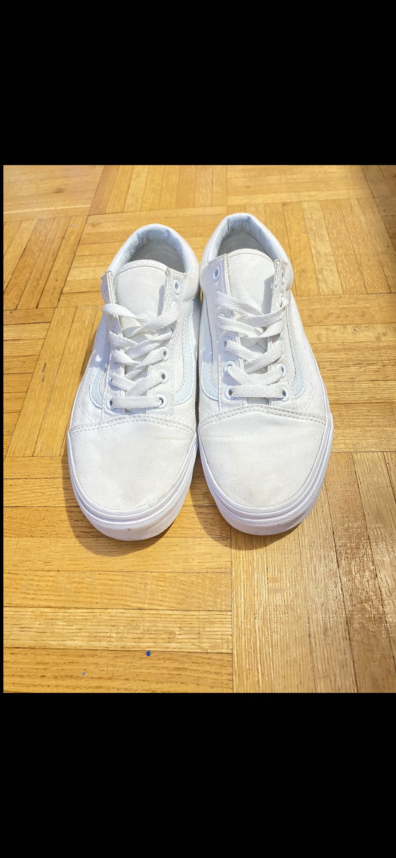 White vans image indicator(3)