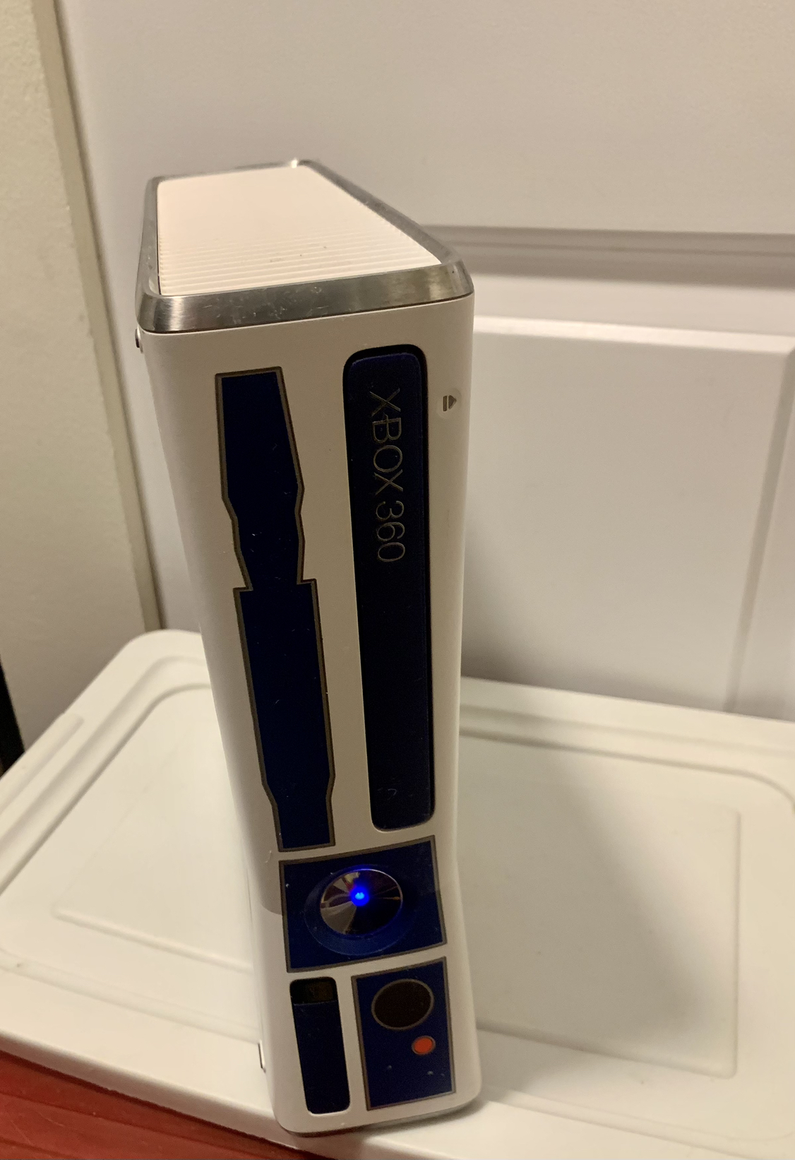 Xbox 360 Slim 320GB Star Wars Limited Edition R2D Sounds image indicator(6)