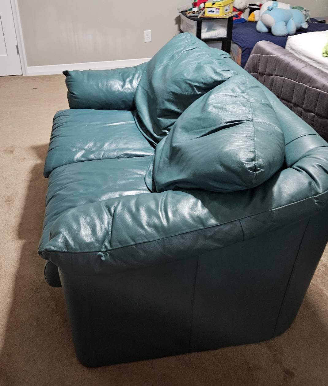 2 Seater Leather Green Couch - photo 2
