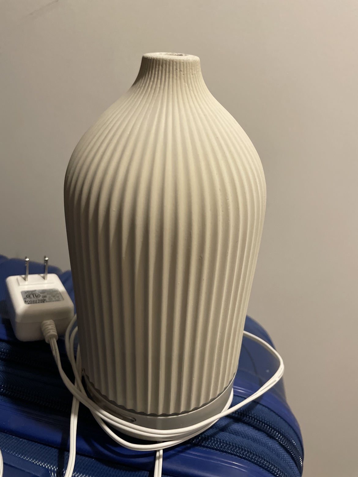 Saje diffuser in beige thumbnail
