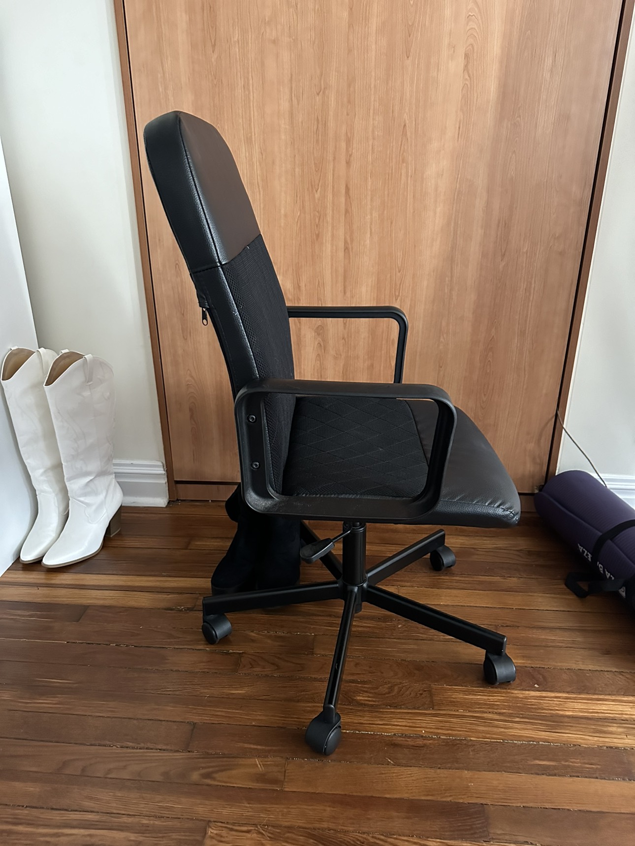 MUST GO BY MONDAY NOON - desk & chair image indicator(6)