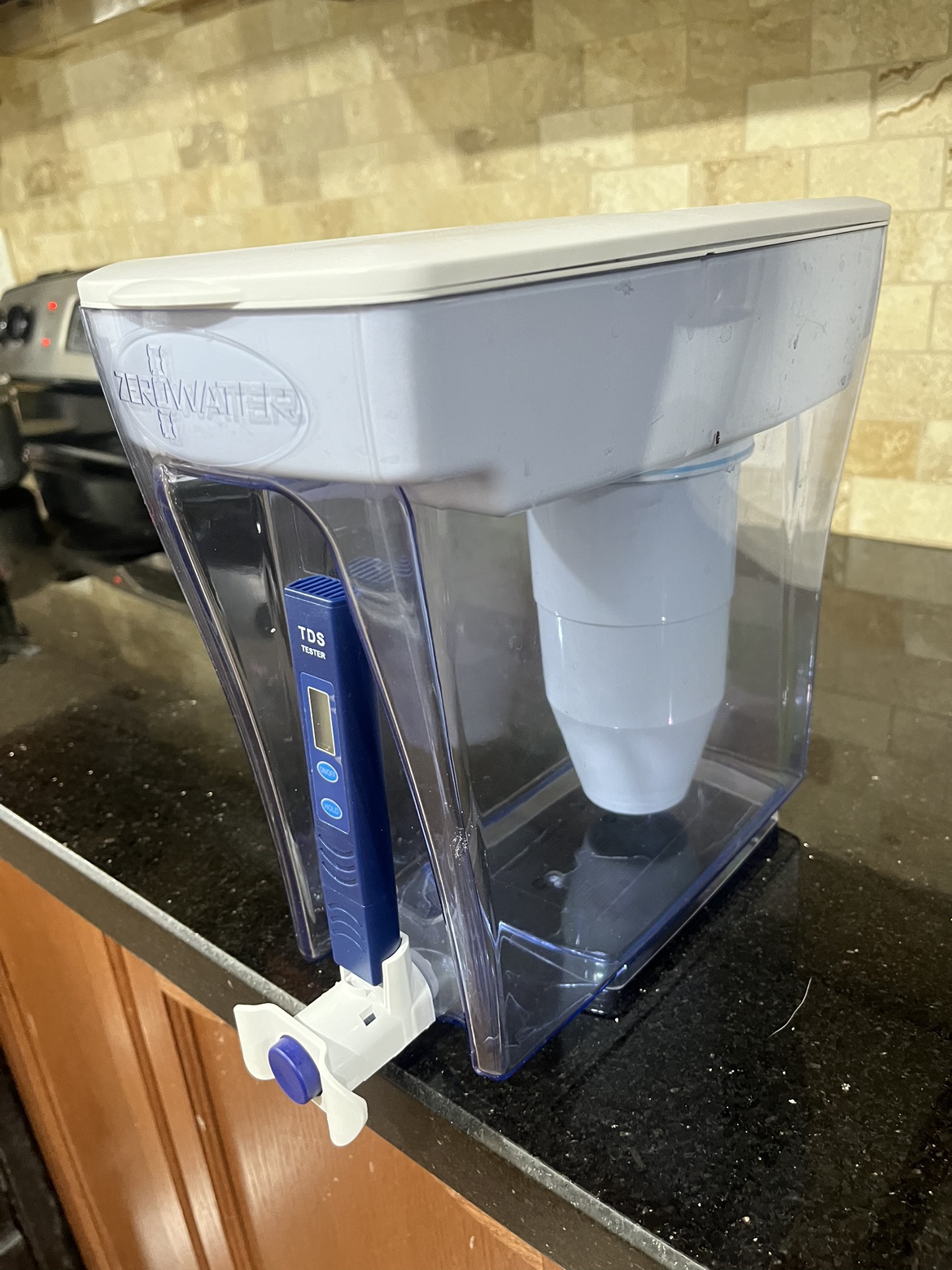 Water filter jug