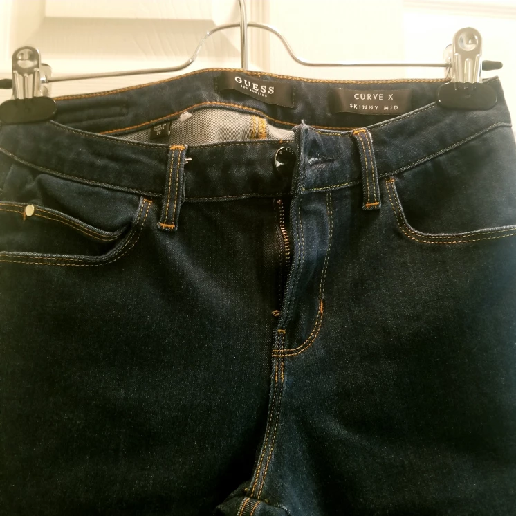BRAND NEW! GUESS Jeans Ladies Curve X Skinny Mid Rise Size 26 image indicator(5)