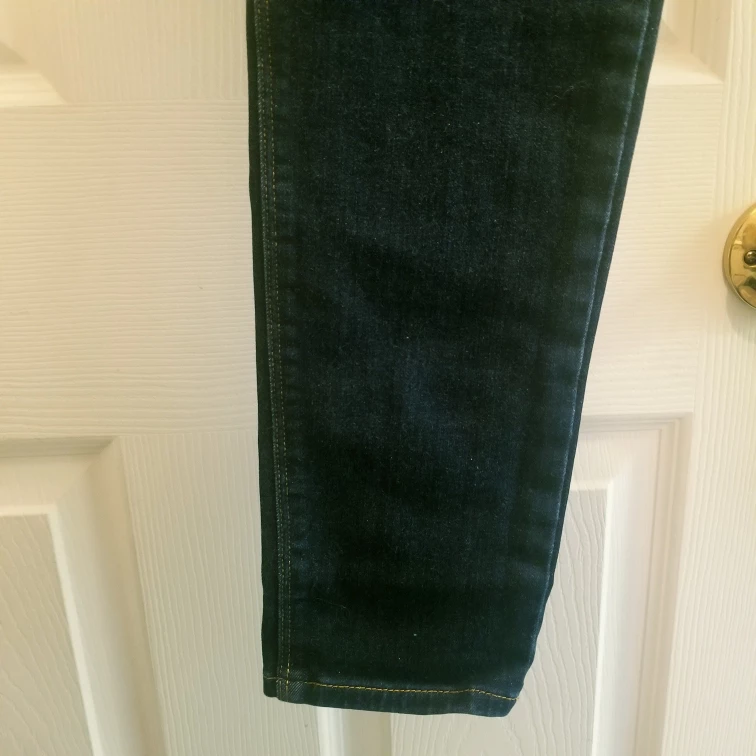 BRAND NEW! GUESS Jeans Ladies Curve X Skinny Mid Rise Size 26 image indicator(6)