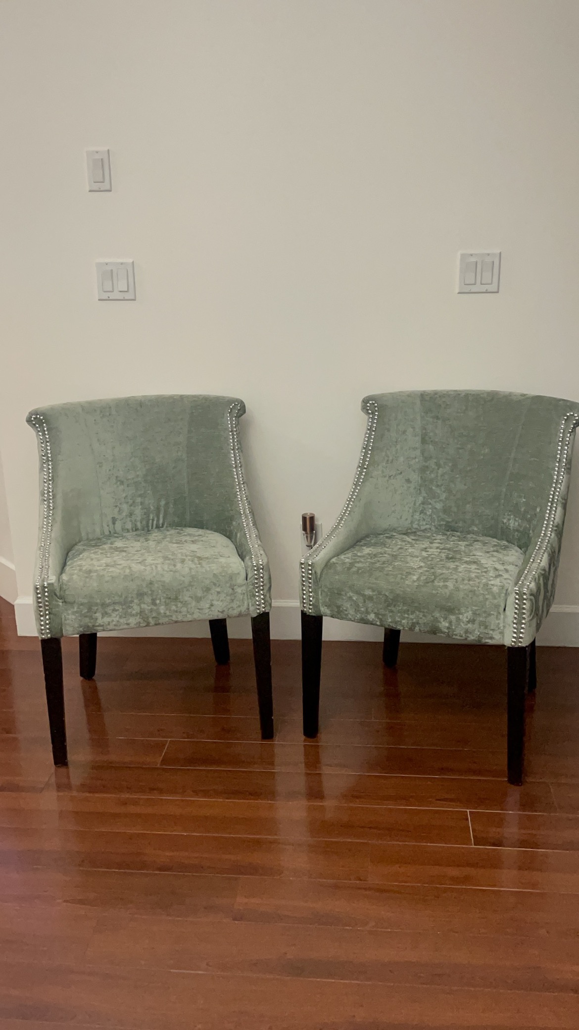 Tufted Accent Chairs - photo 4