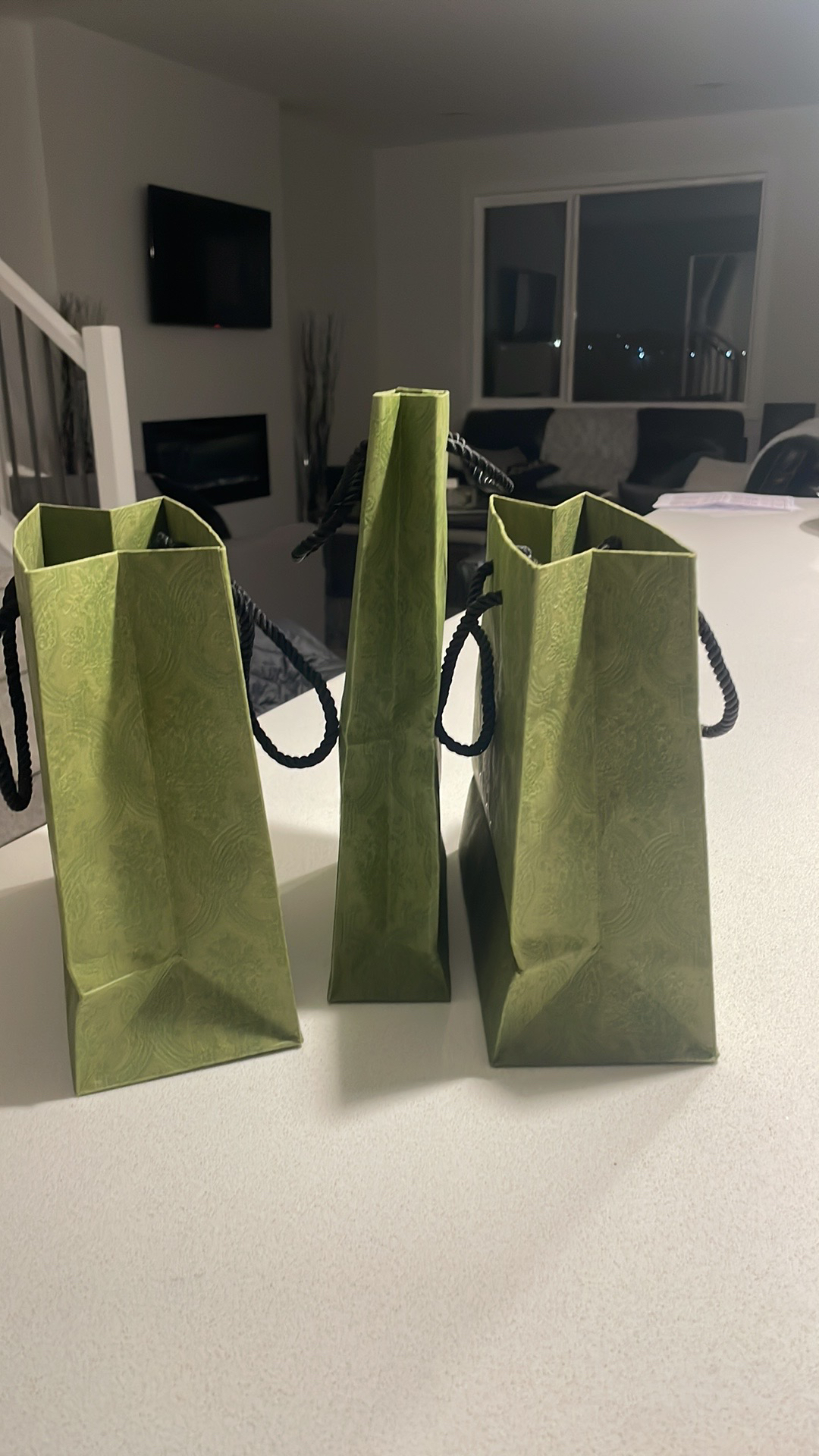 3 Gucci Paper bags - photo 5
