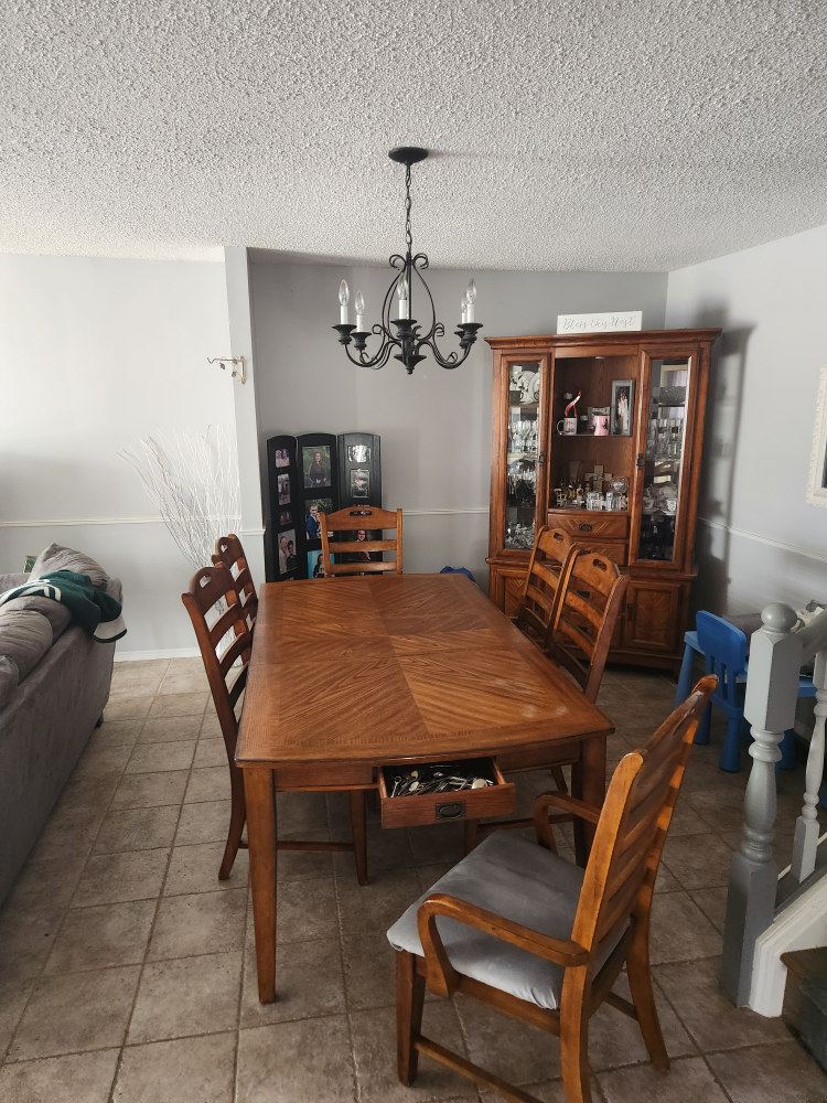 Dining Room Table and Hutch . 6 chairs