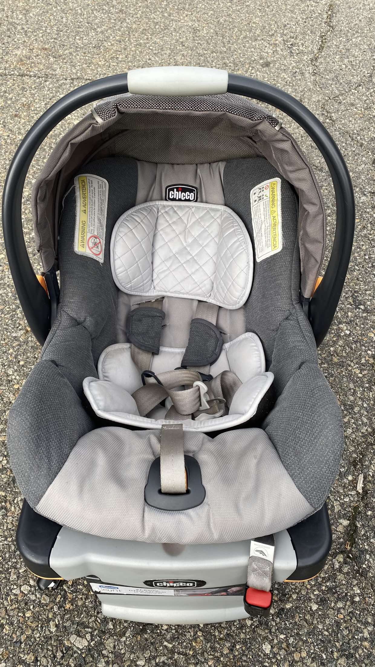 Chicco KeyFit 30 Infant Car Seat and Base thumbnail