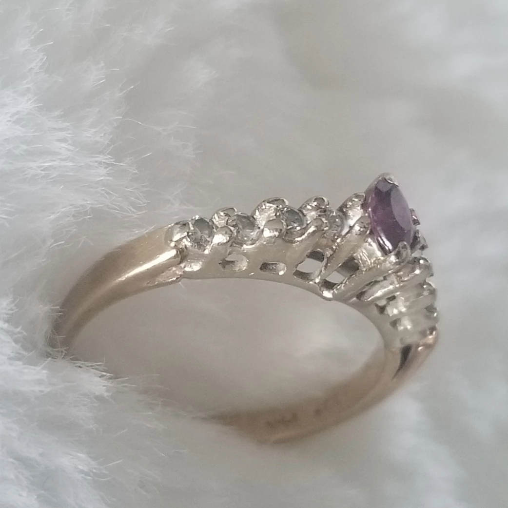90s 8 Diamond and Marquise Ruby 10K Gold Ring - Vintage image indicator(6)