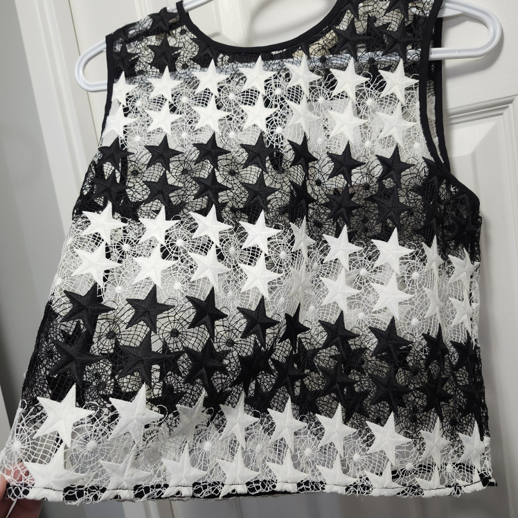 NEW *Current Air* Black & White Star Patterned Lace TOP. #S image indicator(7)