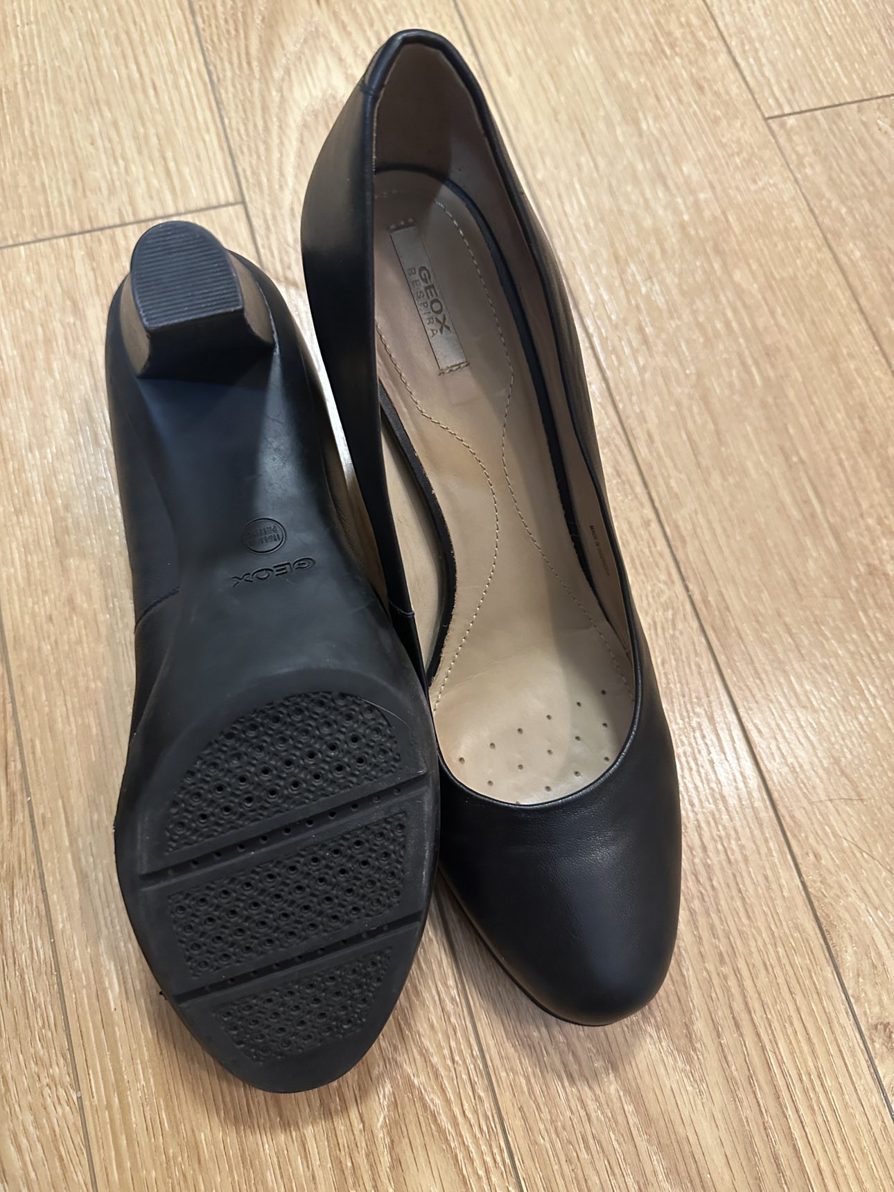 Woman shoes Geox size 9.5