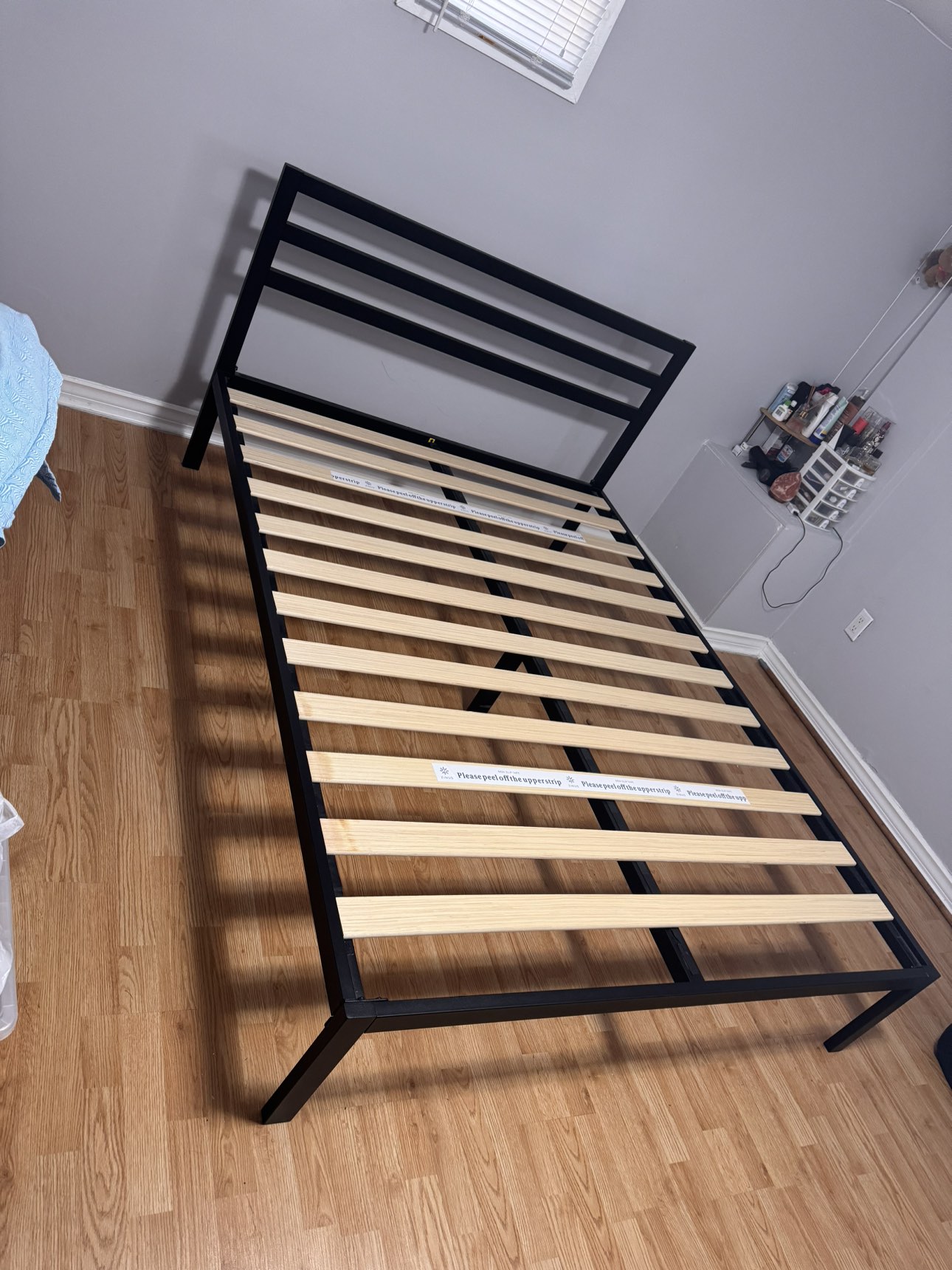 Moving Sale - Queen size bed frame with headboard - photo 2