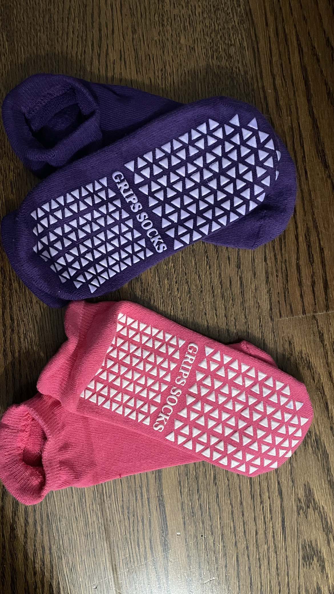 2 pairs of Pilates/Yoga socks thumbnail