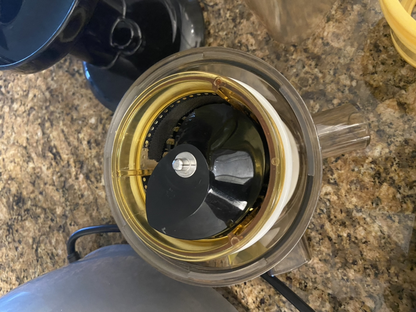 Omega VRT Vertical Masticating Juicer - photo 3