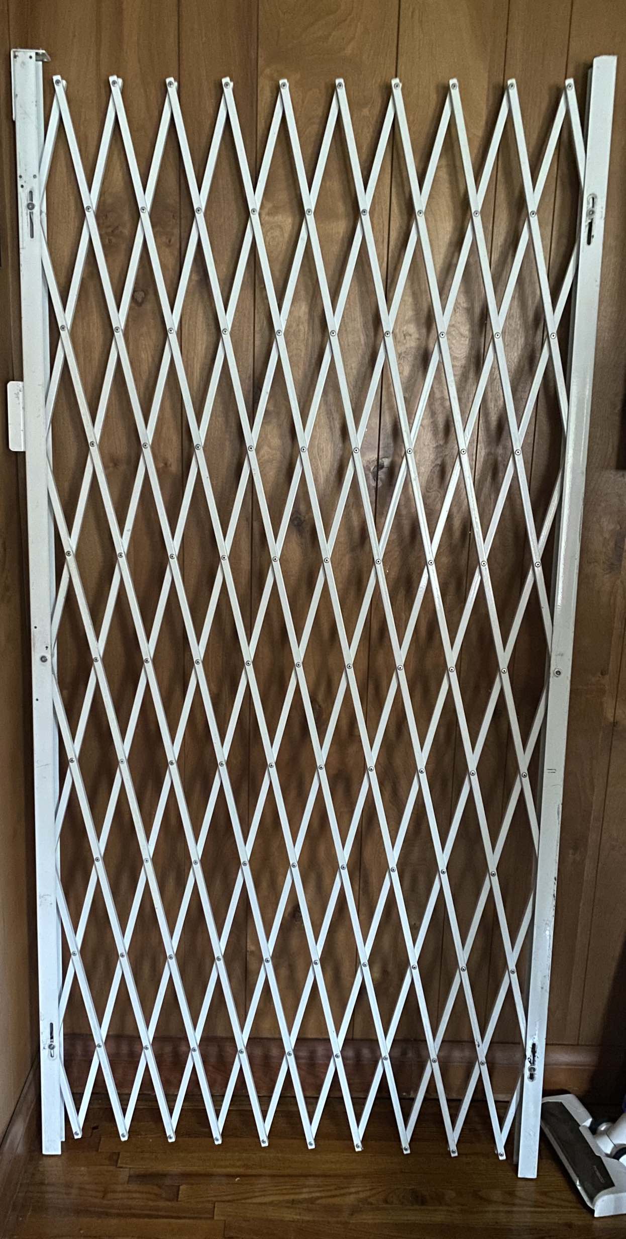 2 Expandable scissor Security Gates White thumbnail
