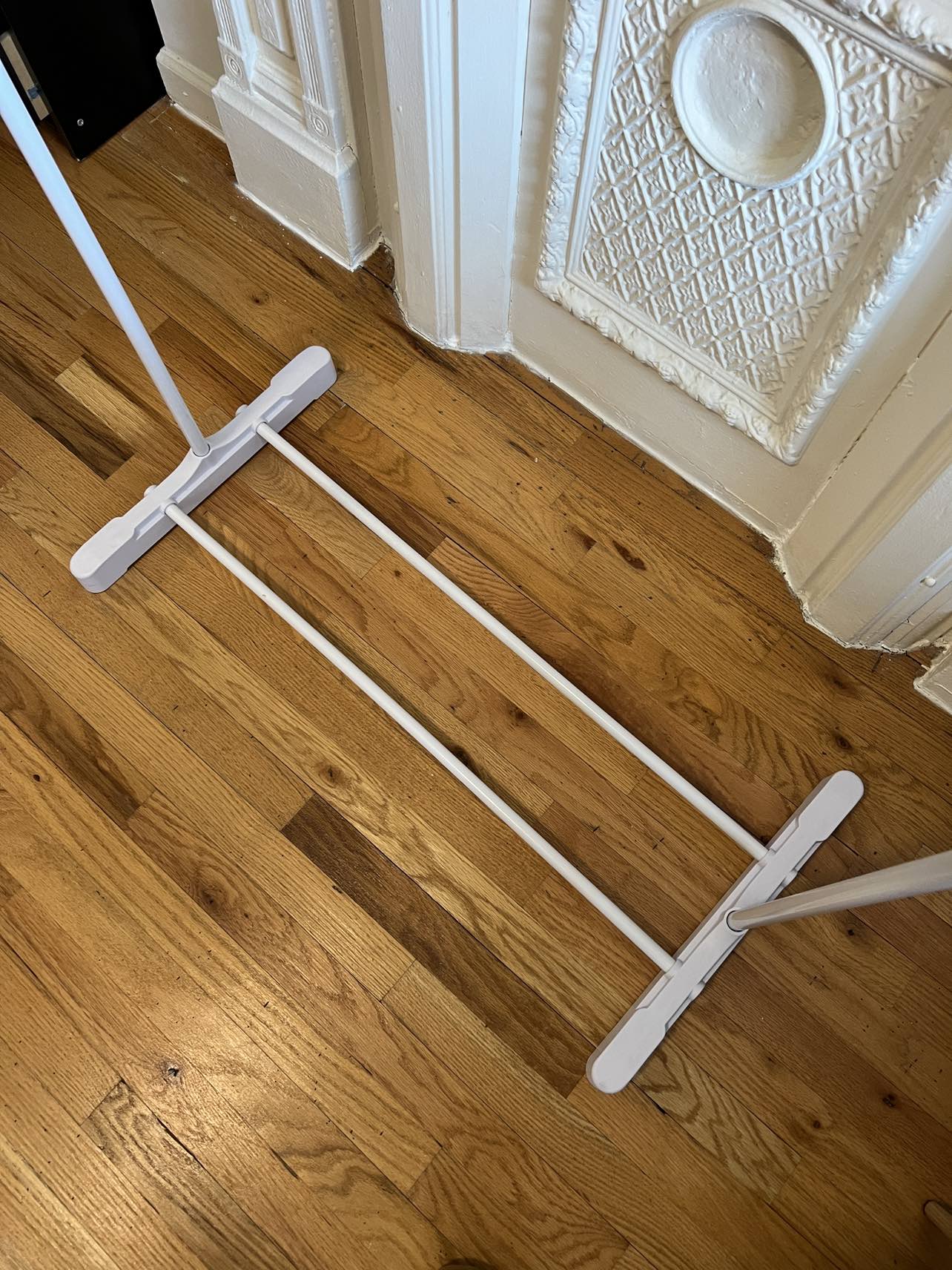 White metal garment rack - photo 2