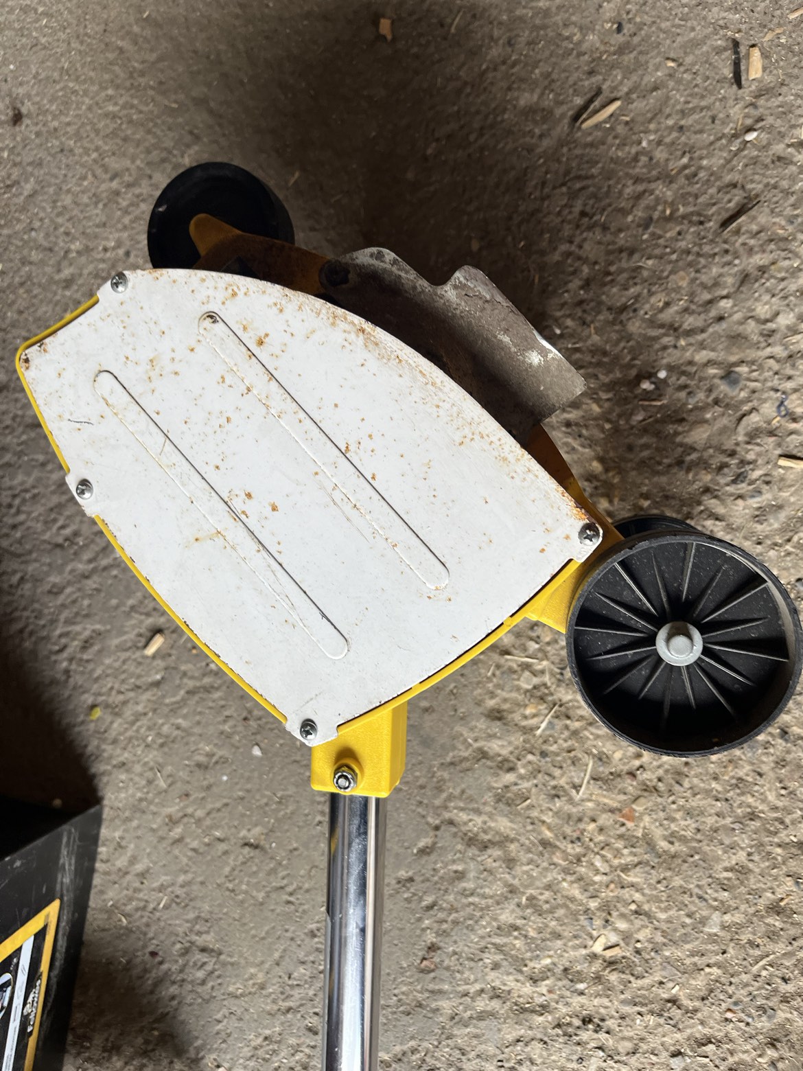 Electric edge trimmer - photo 4