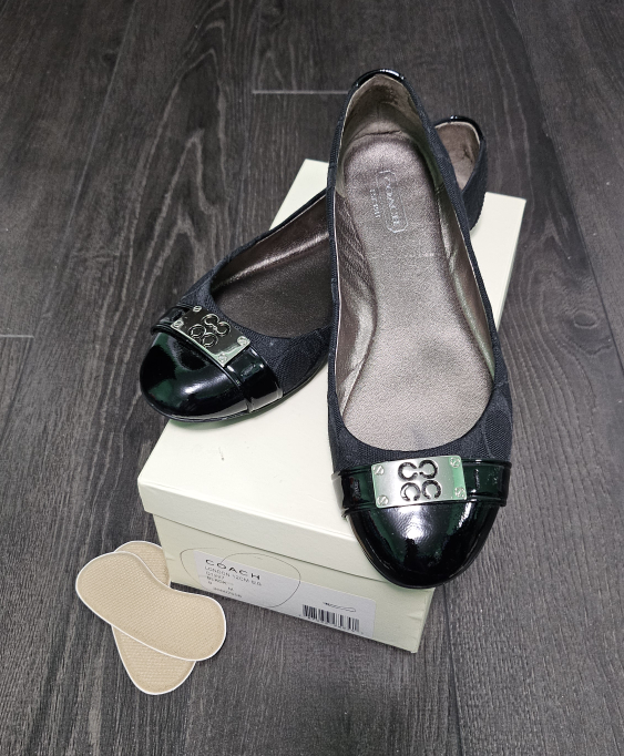 Like New - Women's Coach Flats