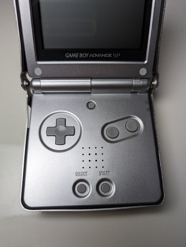 Nintendo Game Boy Advance SP (Platinum Silver) image indicator(2)