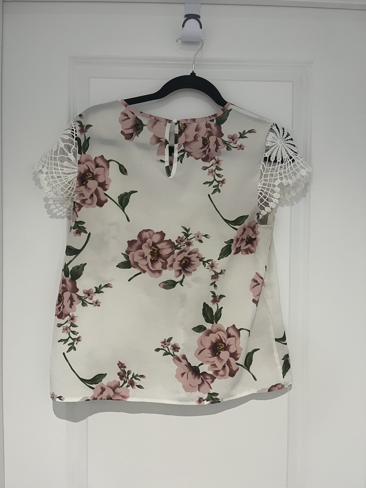 Cute white and floral blouse image indicator(3)