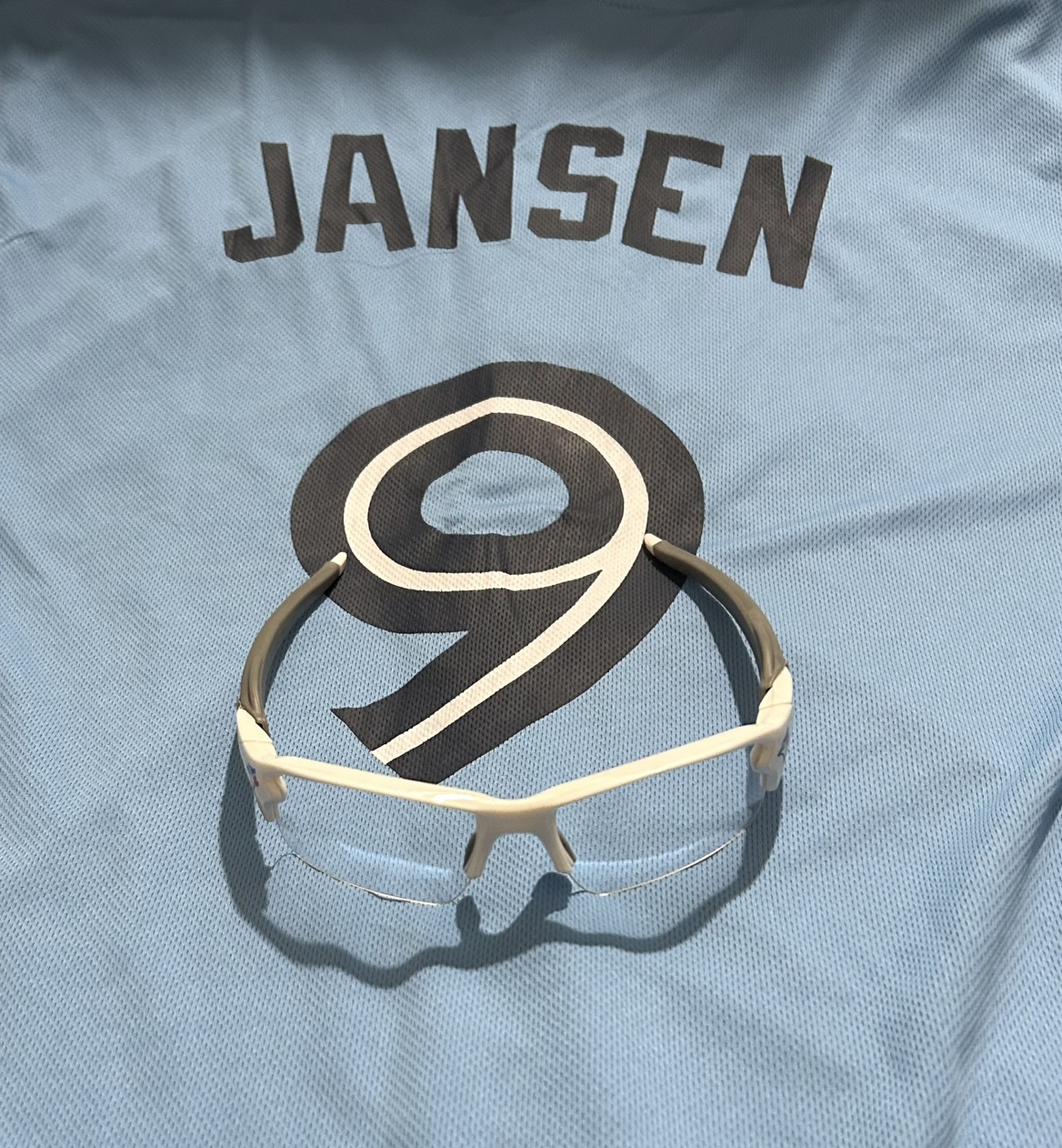 Danny Jansen “Jano Bundle” Toronto Blue Jays jersey and glasses image indicator(7)