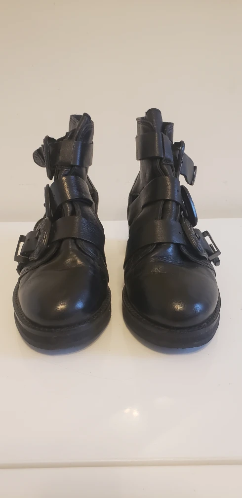 Black Leather Strappy Cutout Booties - Western Punk - Size 7 image indicator(4)
