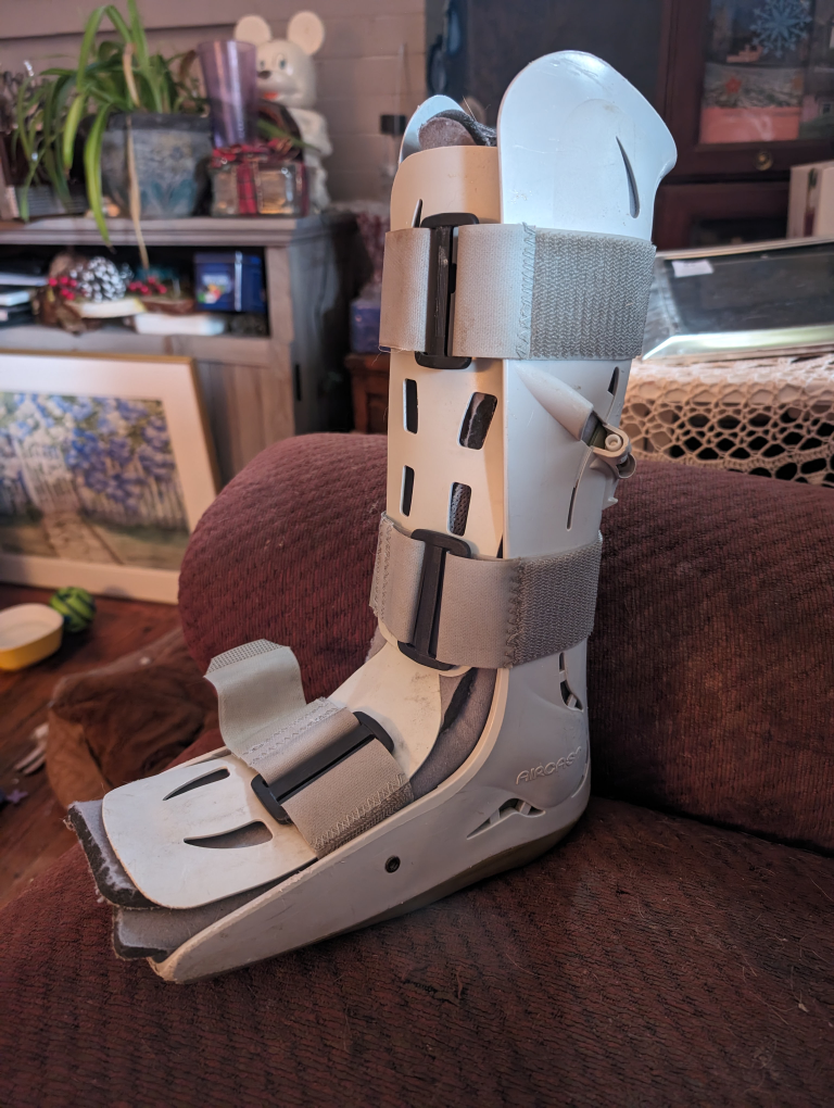 aircast boot with inflator - photo 3