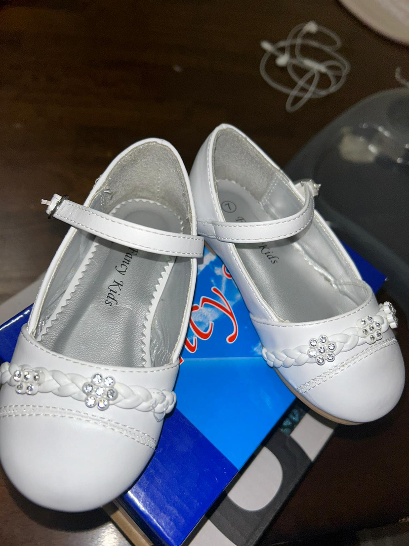 Toddler girl shoe size 7