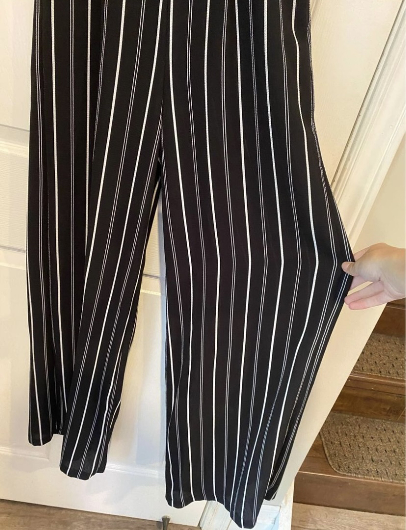 Black and White Jumpsuit image indicator(5)