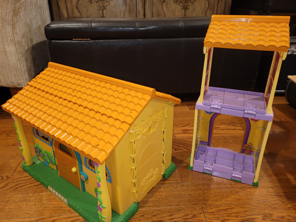 *MAKE AN OFFER* Mattel Collapsable 2 Piece Dora Dollhouse image indicator(10)