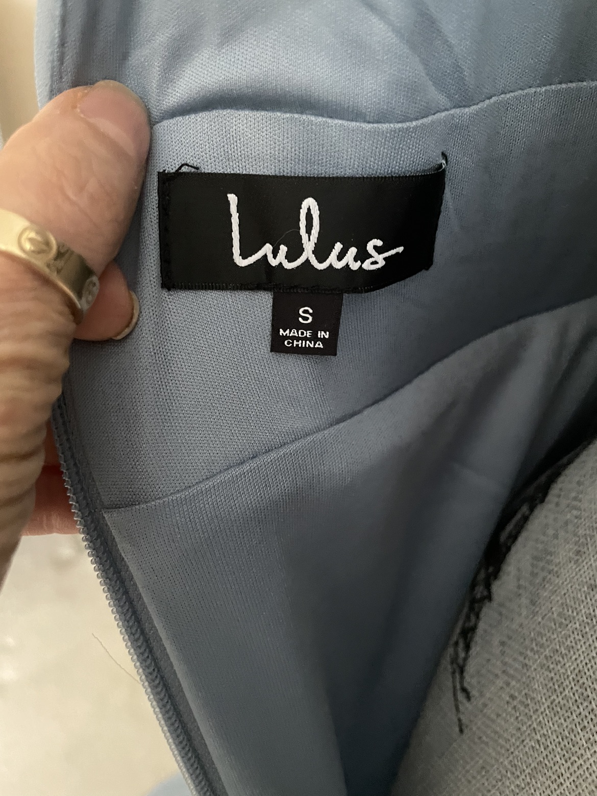 Lulu brand / gown image indicator(3)