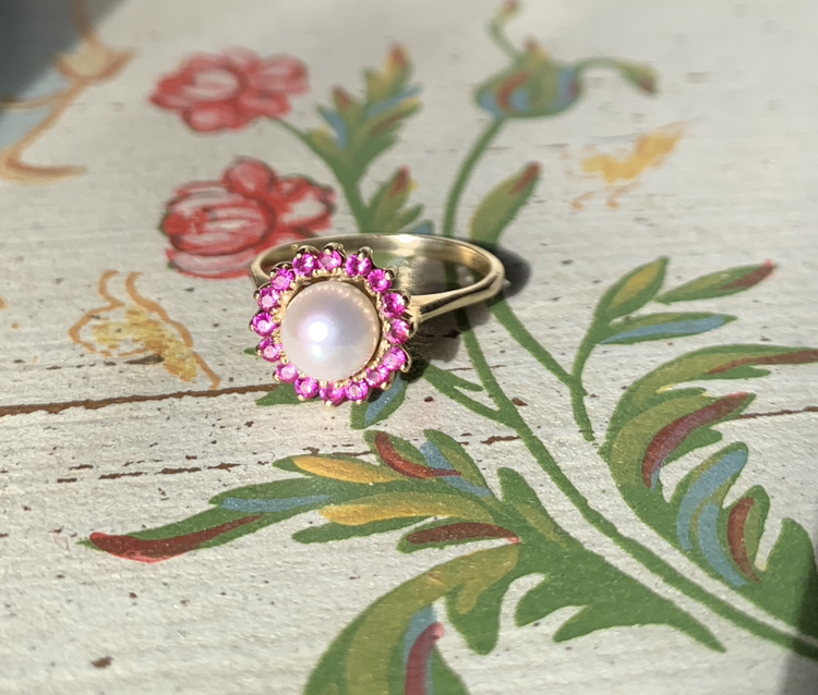 Estate Natural Large Pearl 10k Halo Ring image indicator(2)