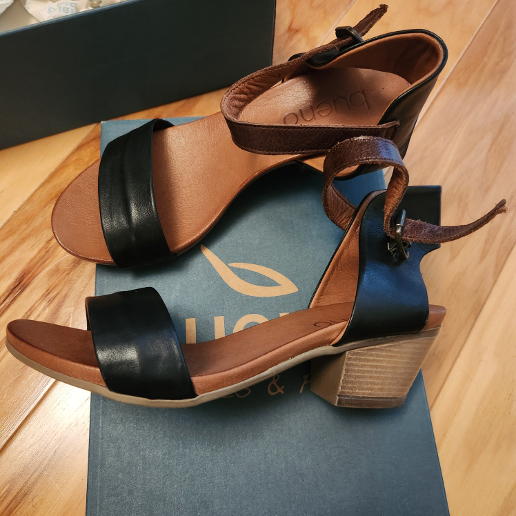 Bueno Sue Block Heel Sandals image indicator(2)