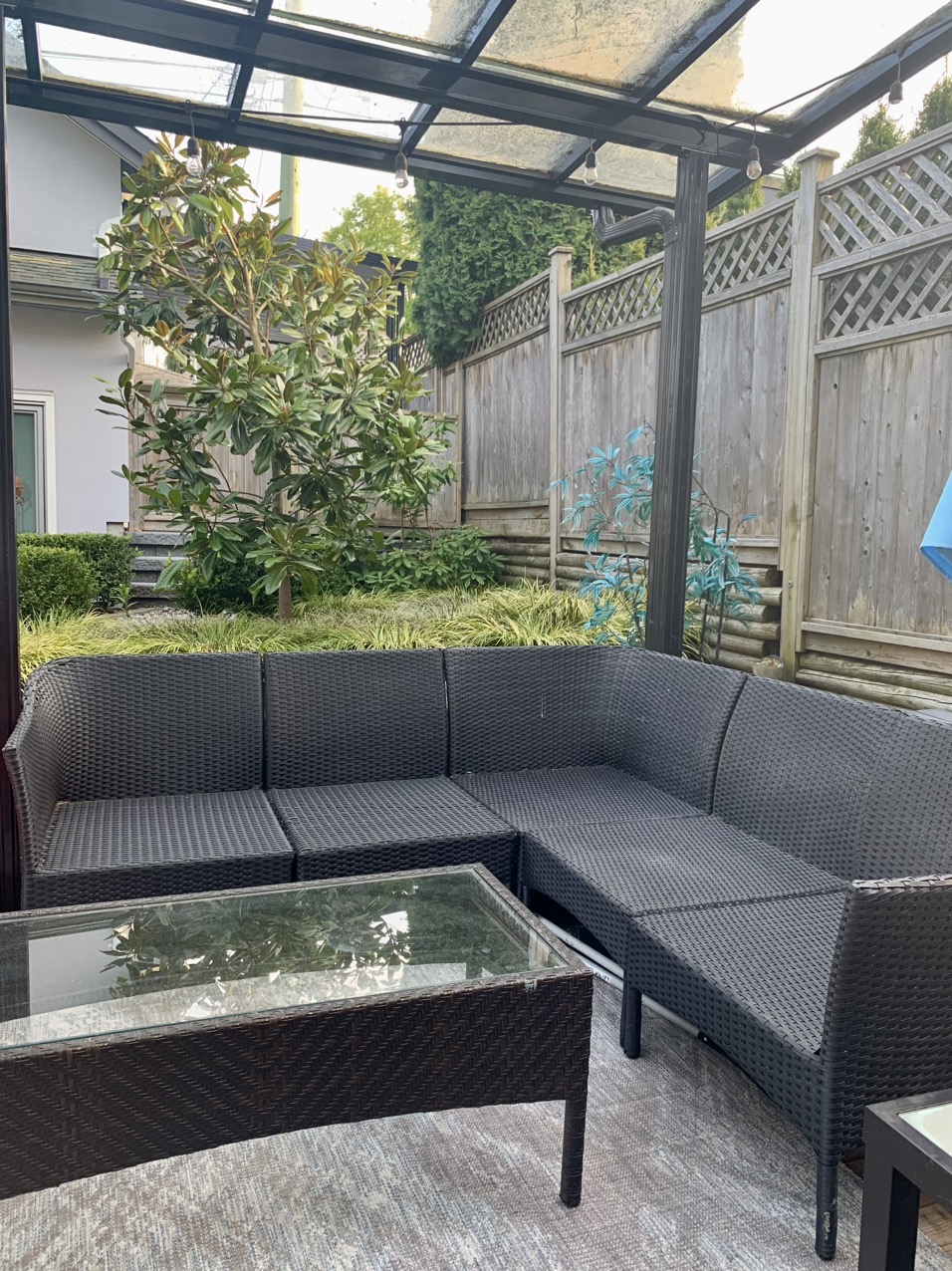 Outdoor patio seating. thumbnail