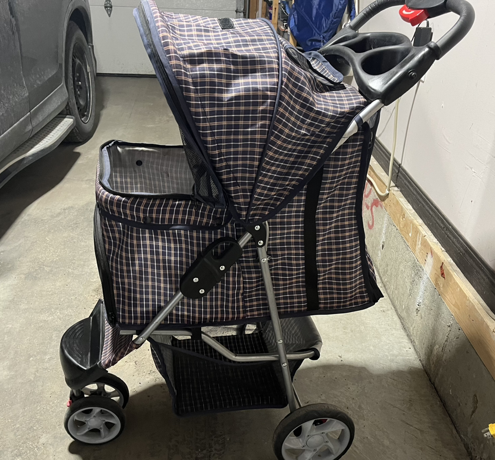 Pet stroller