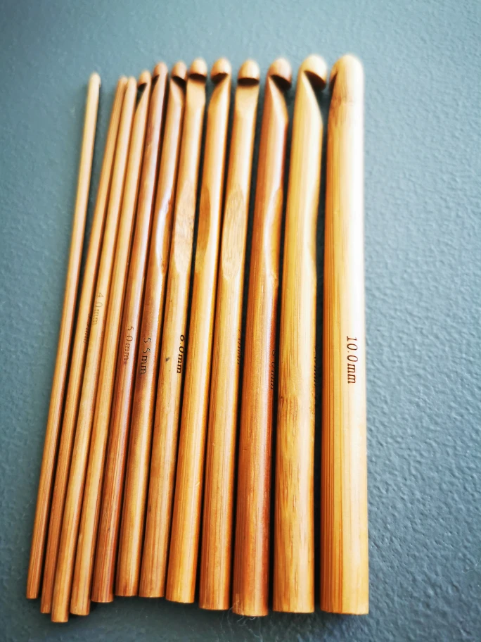 crochet hooks set thumbnail