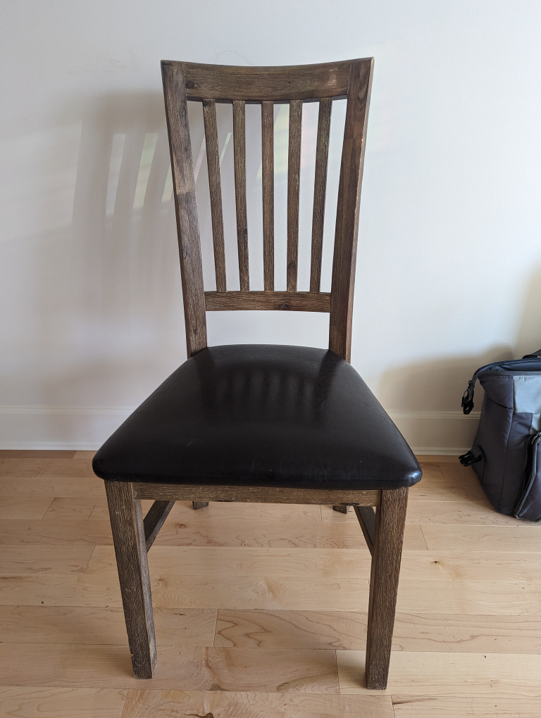Structube dining table and 4 chairs with leaf - photo 2