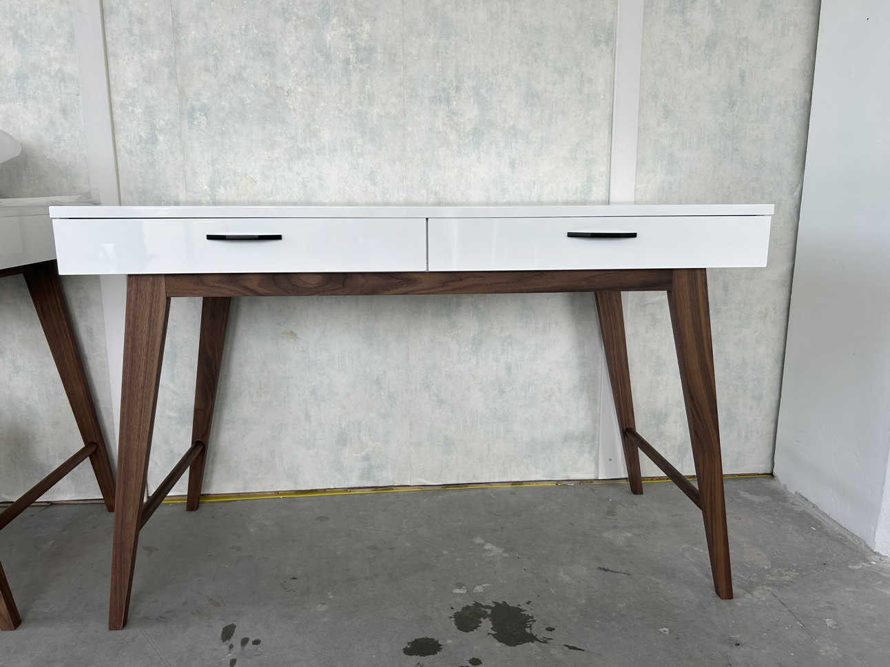 Brand NEW White office table thumbnail