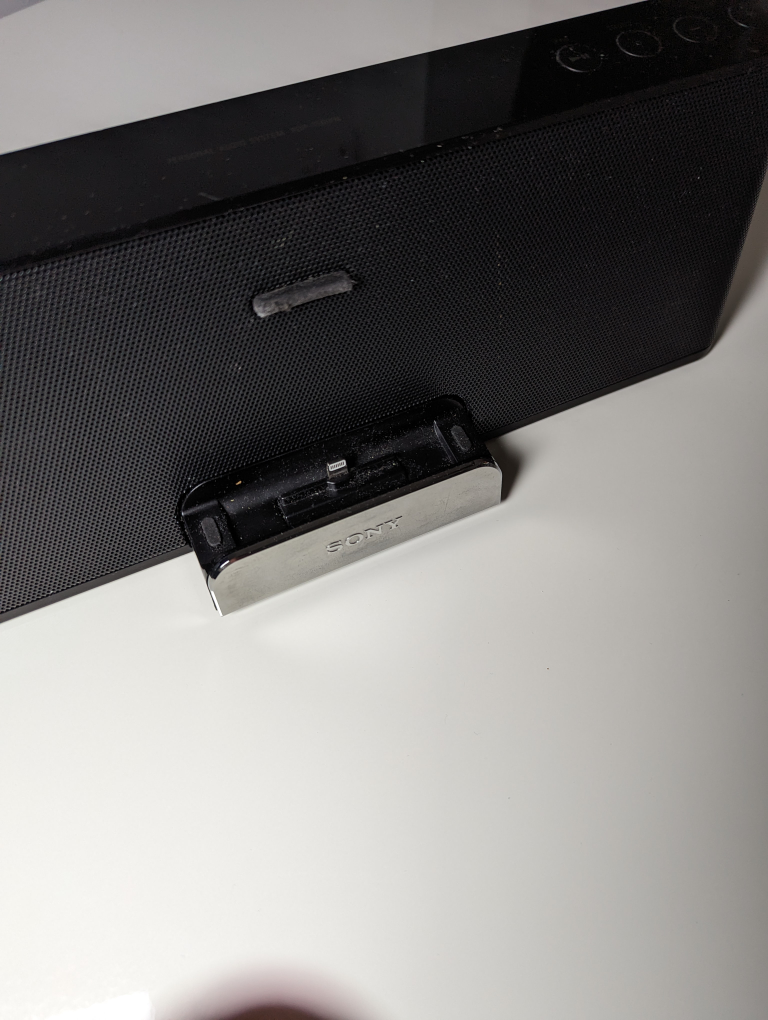 Sony iPhone Ipod Docking System RDP-T50iPN image indicator(2)