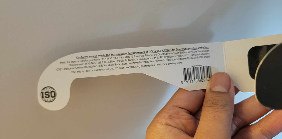 solar eclipse glasses image indicator(2)