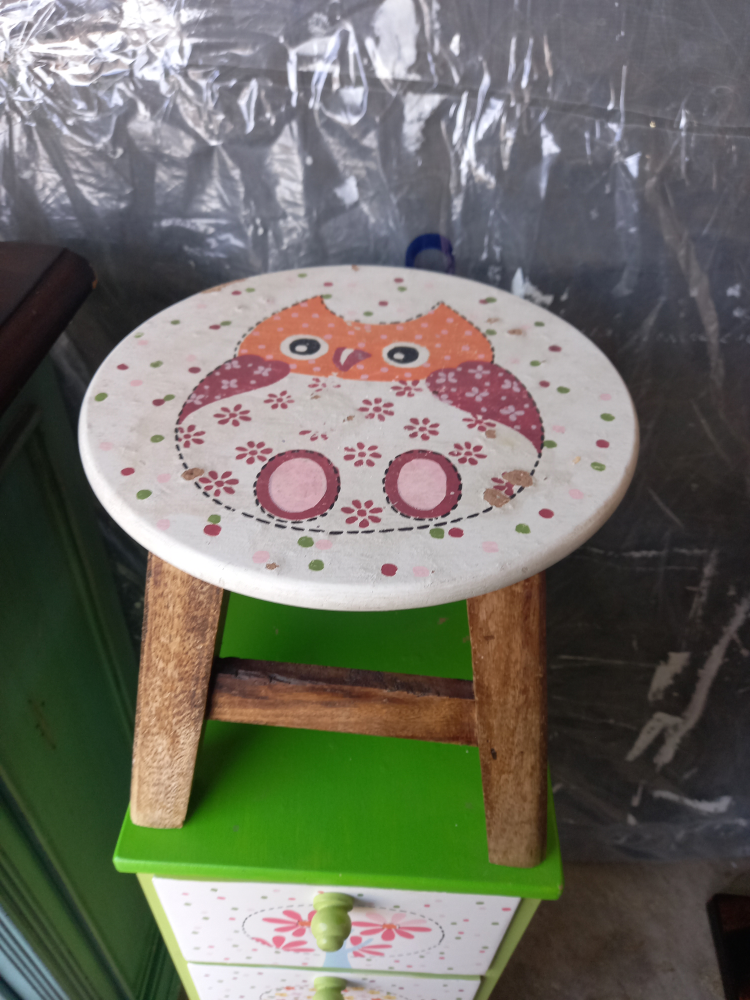 little girls trinket drawer and matching stool