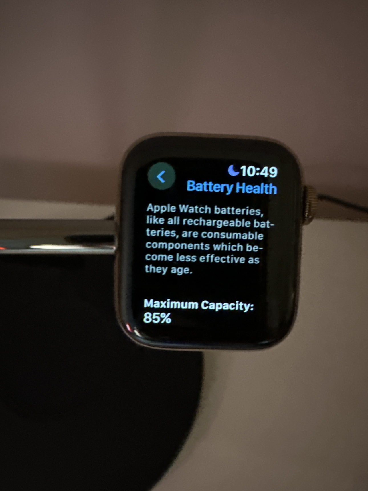 Apple Watch Series 5 40mm Gold Stainless steel cellular image indicator(3)