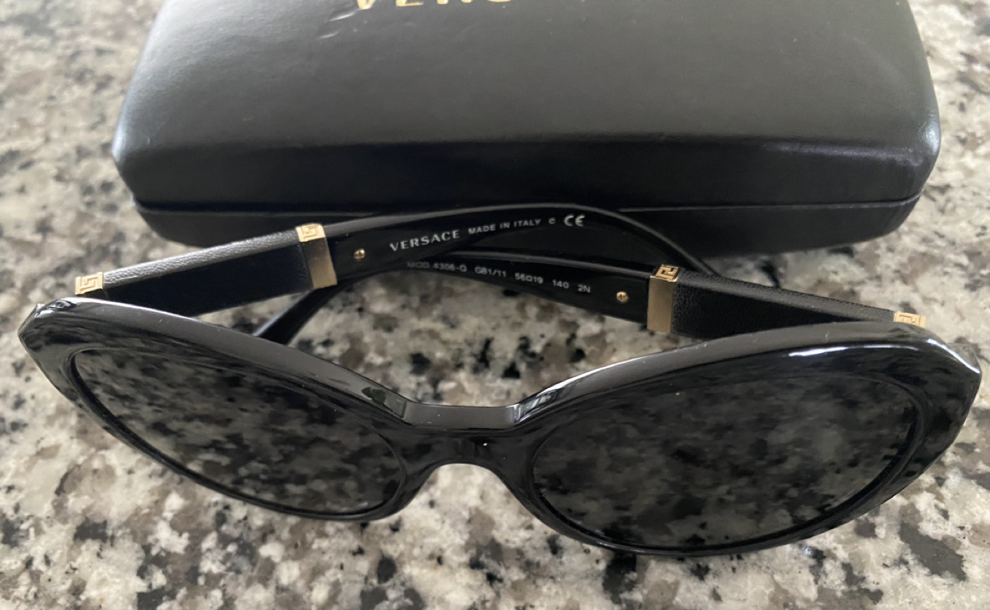 Authentic Versace sunglasses. image indicator(2)
