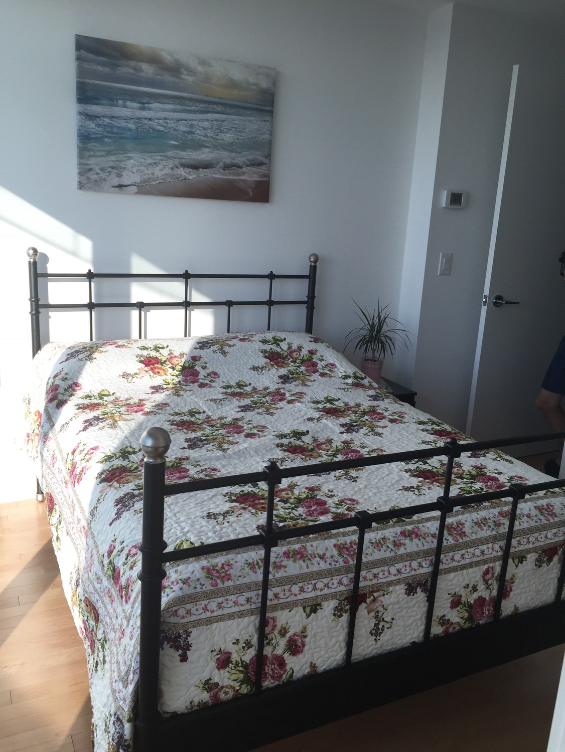 IKEA queen size bed thumbnail