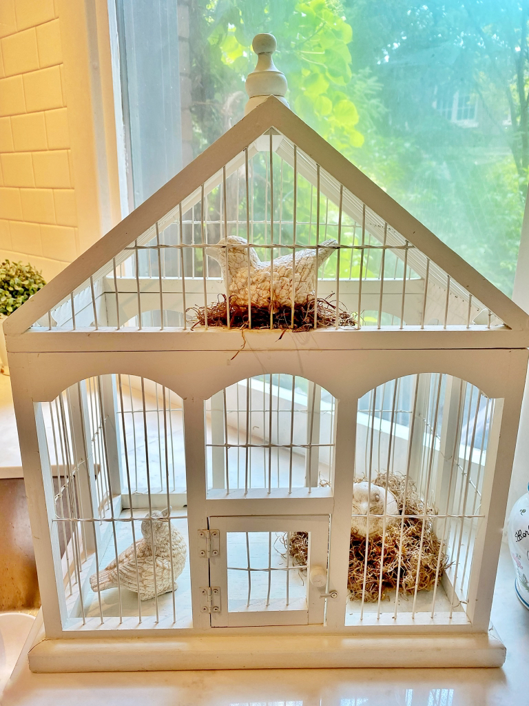 Super cute large birdcage w/ 3 ceramic antiqued birds & nest. image indicator(3)