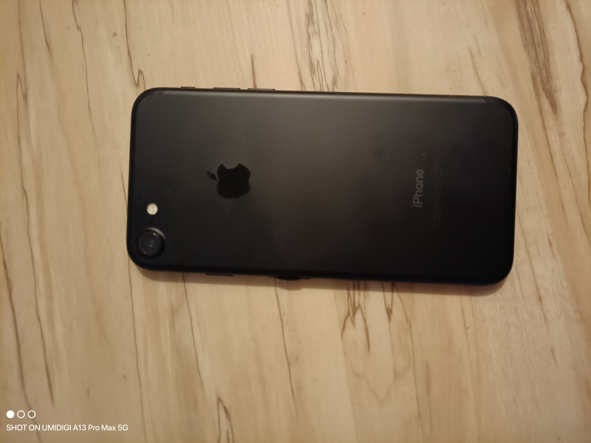 Iphone 7 with 90% battery health - photo 2