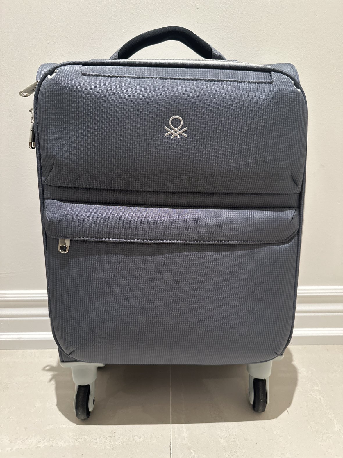 Carry on - Suitcase thumbnail