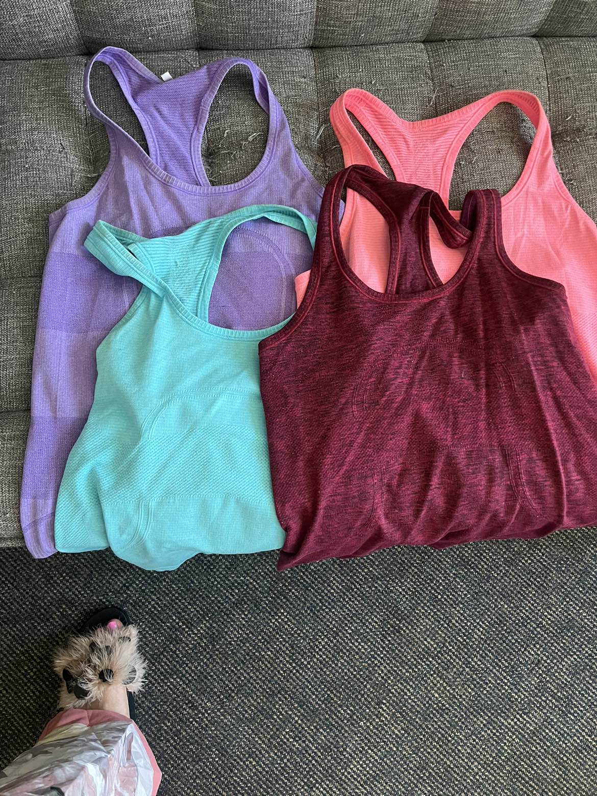 Lululemon tops thumbnail