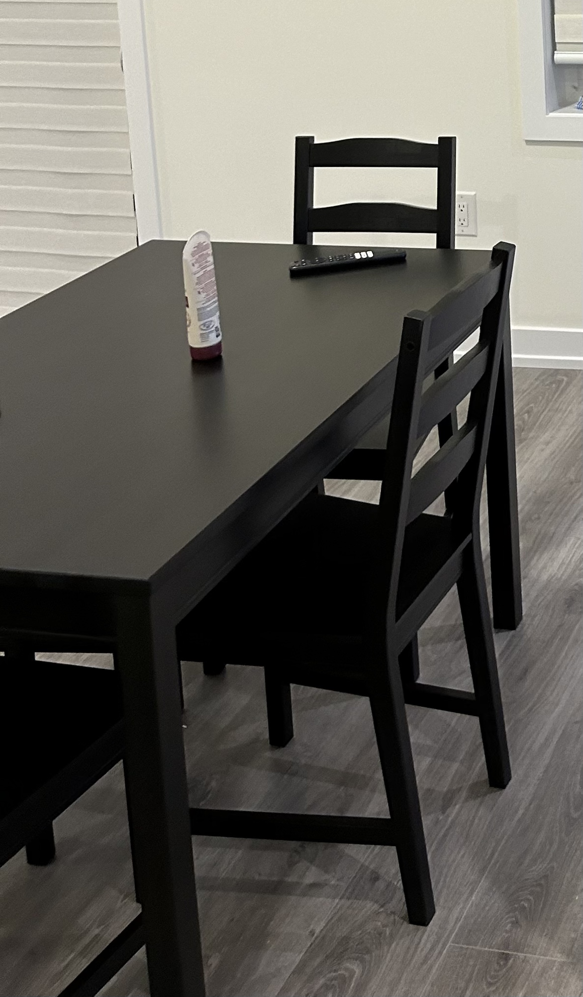 MOVING OUT SALE : Dining Table for Sale along with 4 chairs