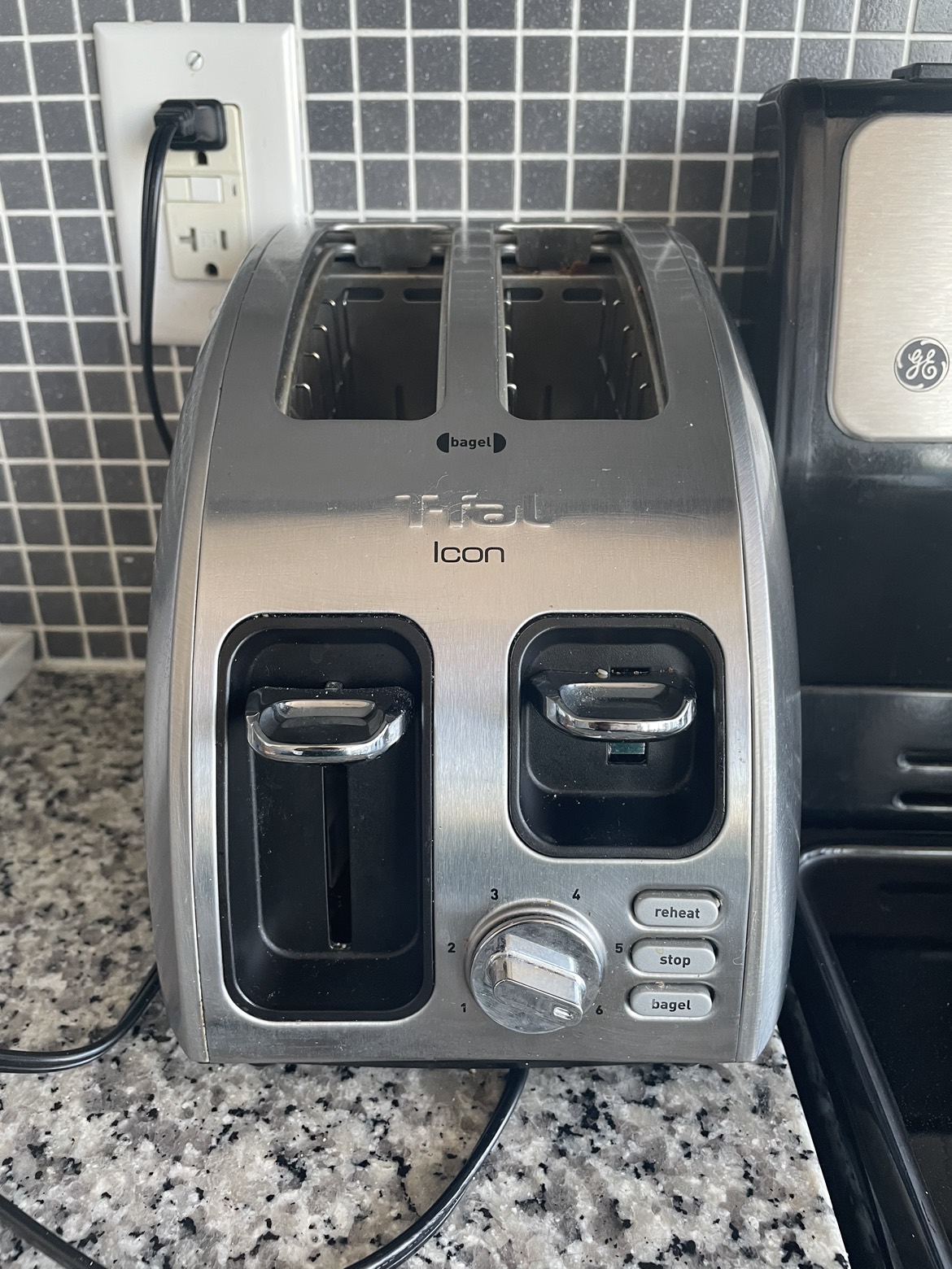 T-Fal Toaster (2- slice) - photo 2